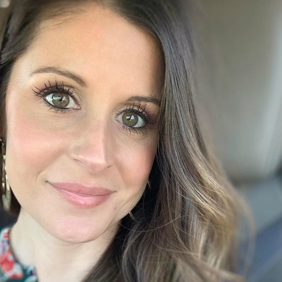 Meet your Posher, Caroline - Picture 1 of 1